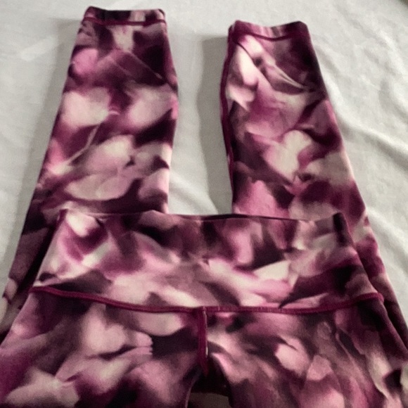 Lululemon leggings - Picture 2 of 10